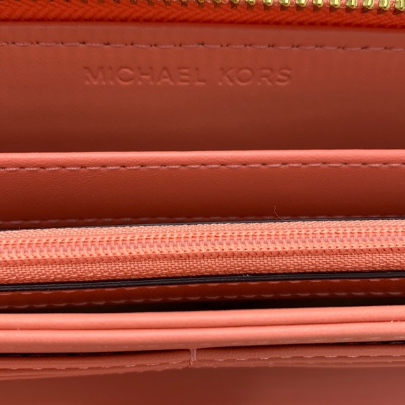 MICHAEL KORS Jet Set Travel Large Travel Continental Leather
Color: PRIMEROSE - Picture 14 of 16